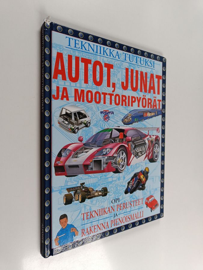Autot, junat ja moottoripyörät
