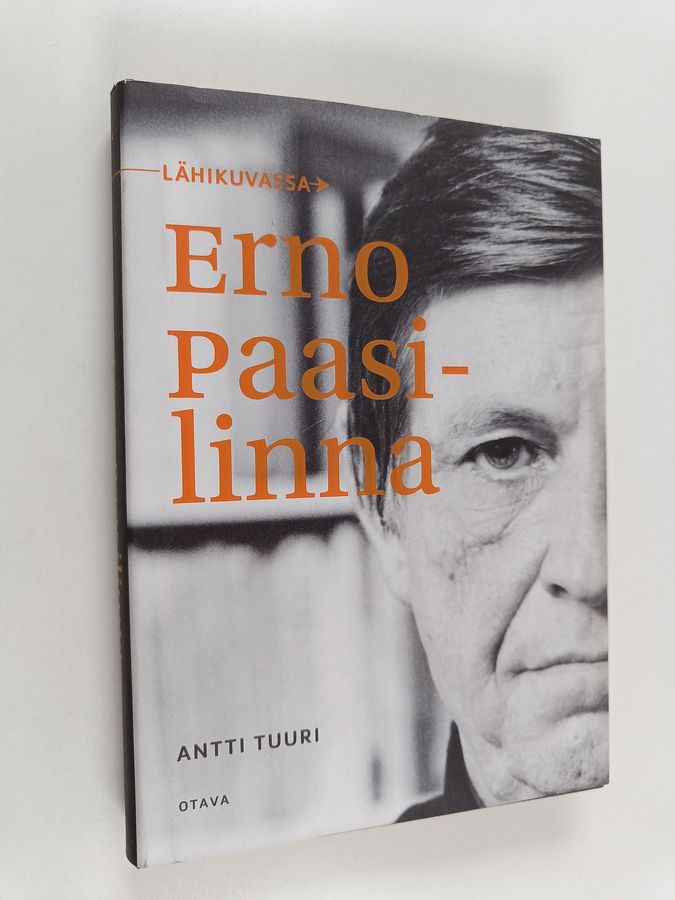 Lähikuvassa Erno Paasilinna