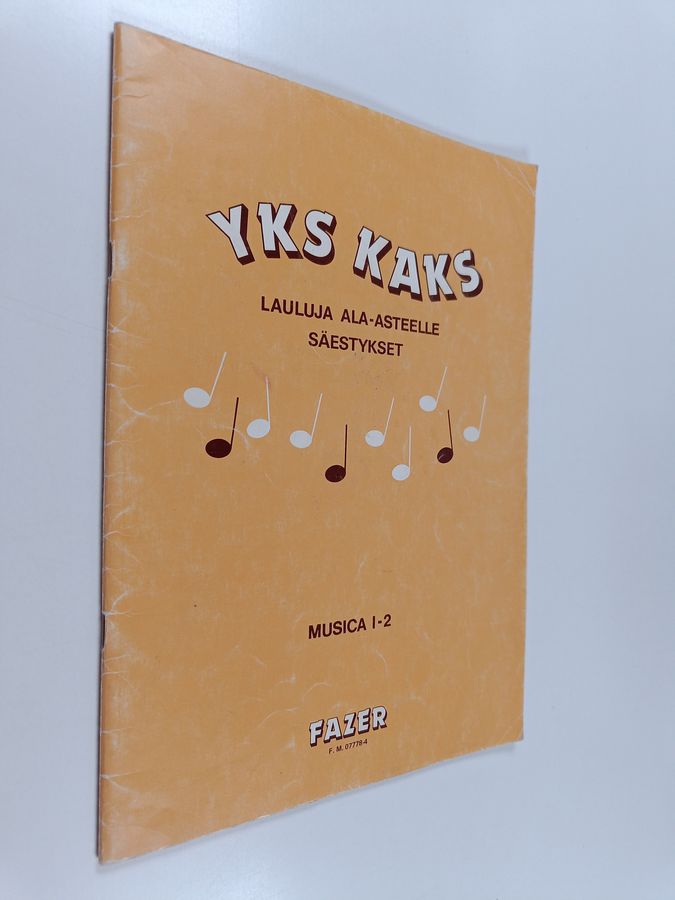 Musica 1-2 : Yks kaks lauluja ala-asteelle : säestykset