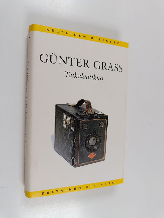 Gunter Grass : Taikalaatikko : kertomuksia pimiöstä