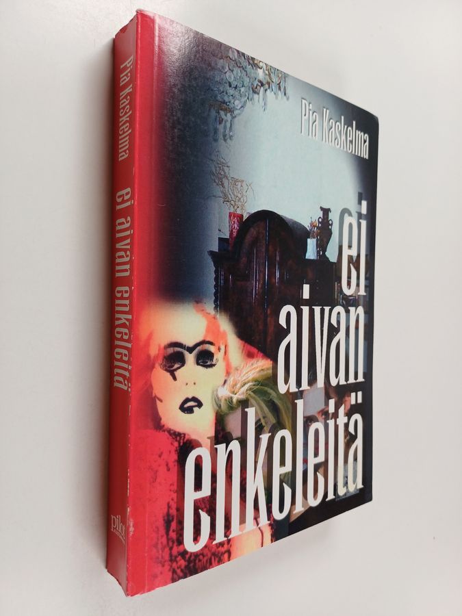 Ei aivan enkeleitä