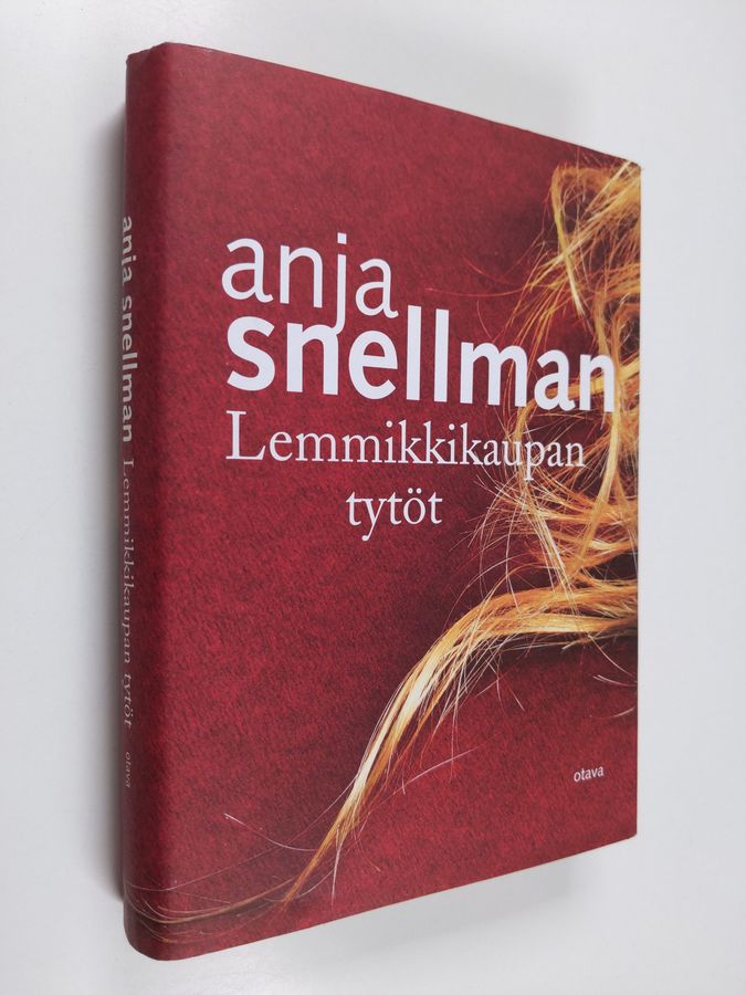Lemmikkikaupan tytöt
