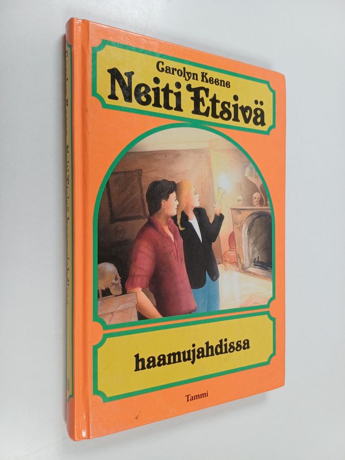 Neiti Etsivä haamujahdissa