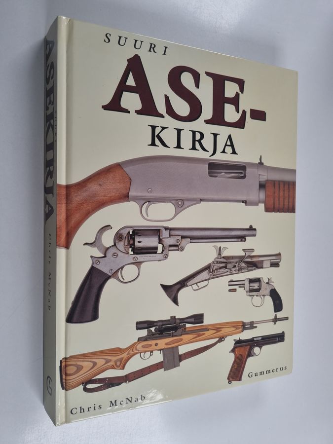 Chris McNab : Suuri asekirja