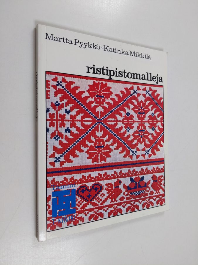 Martta Pyykkö & Katinka Mikkilä : Ristipistomalleja
