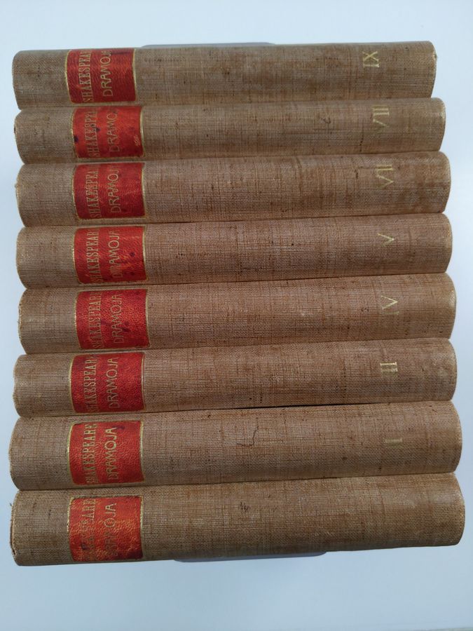 William Shakespeare : Shakespeare'n dramoja 1-9 (puuttuu osa 6)