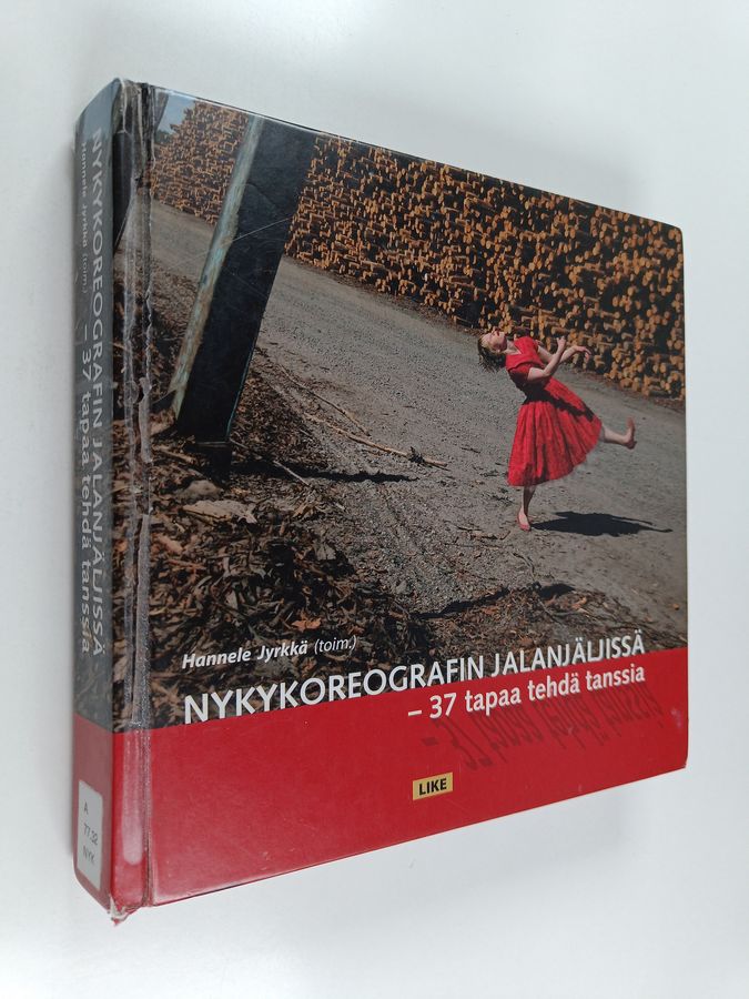 Nykykoreografin jalanjäljissä