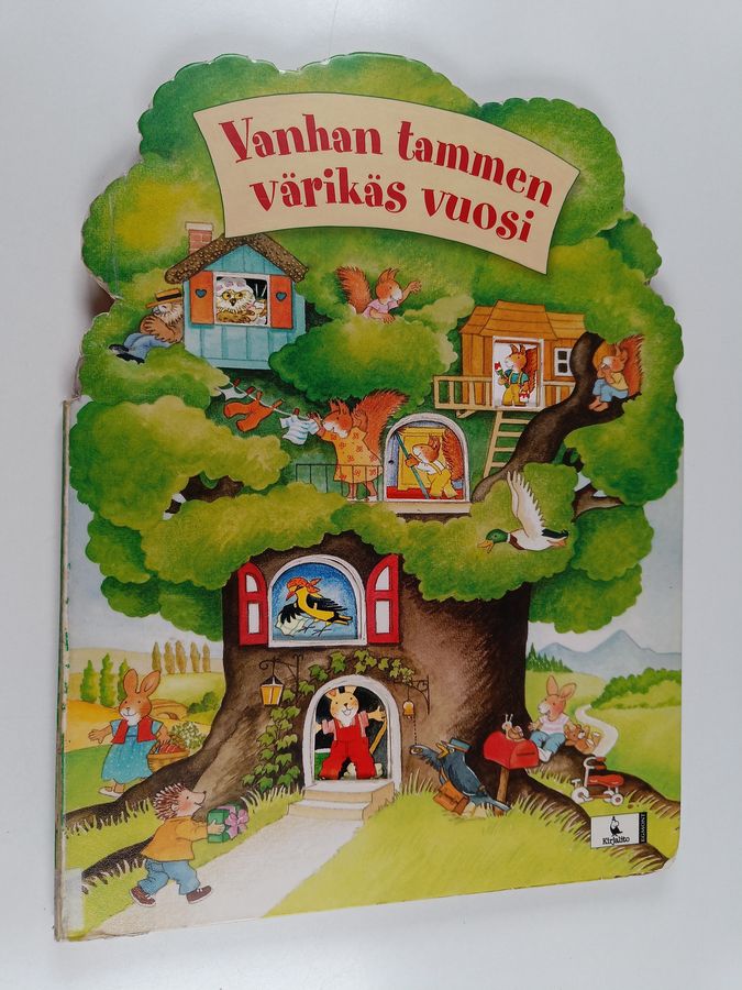 Vanhan tammen värikäs vuosi