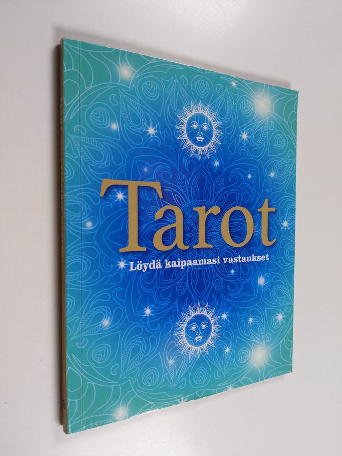 Bobby Newlyn-Jones : Tarot : Löydä kaipaamasi vastaukset