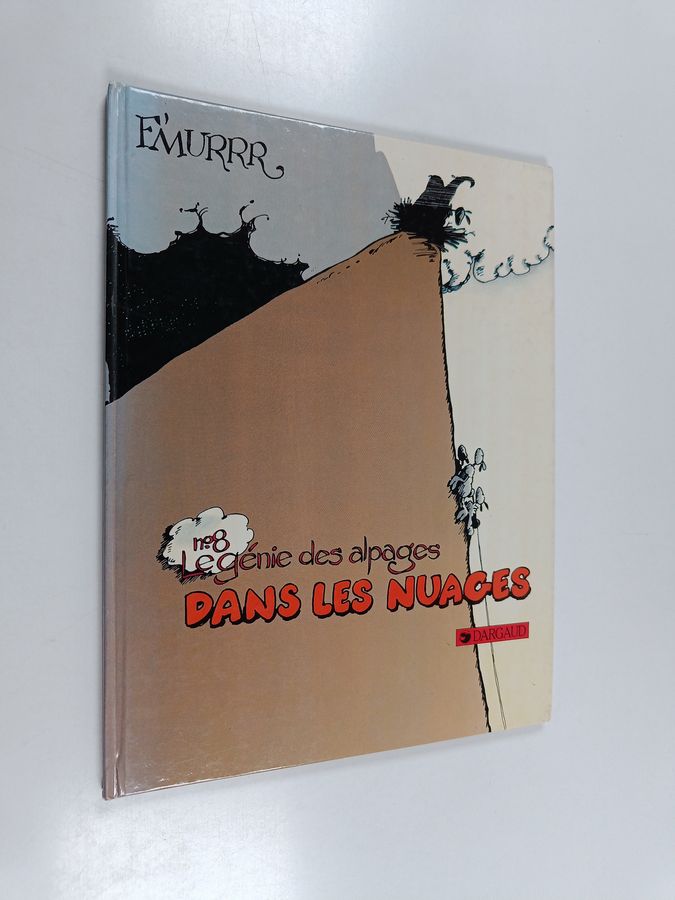Le genie des alpages dans les nuages