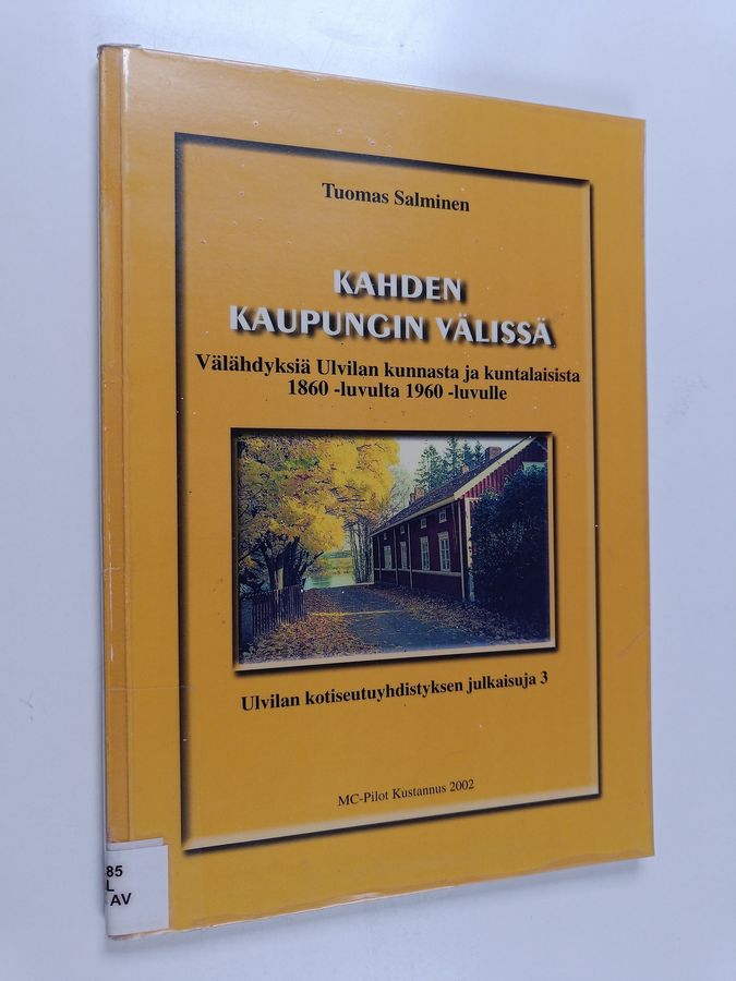 Kahden kaupungin välissä