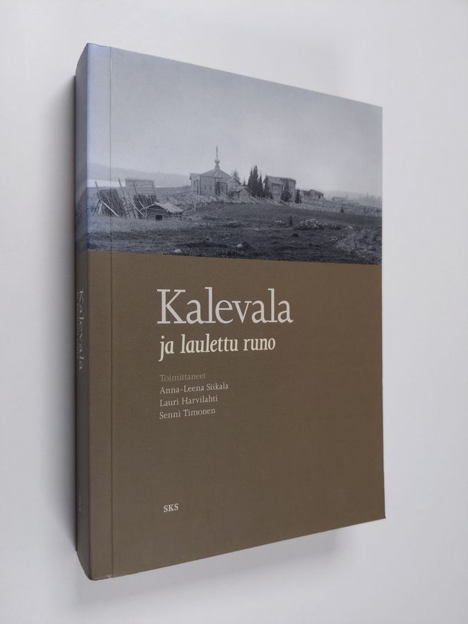 Kalevala ja laulettu runo