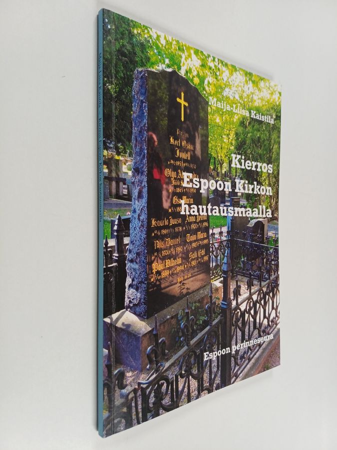 Kierros Espoon Kirkon hautausmaalla