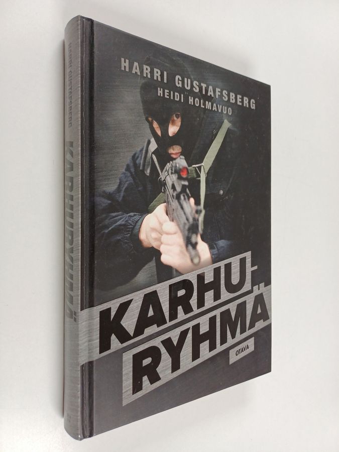 Harri Gustafsberg : Karhuryhmä