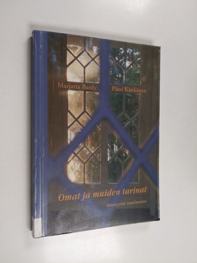 Omat ja muiden tarinat