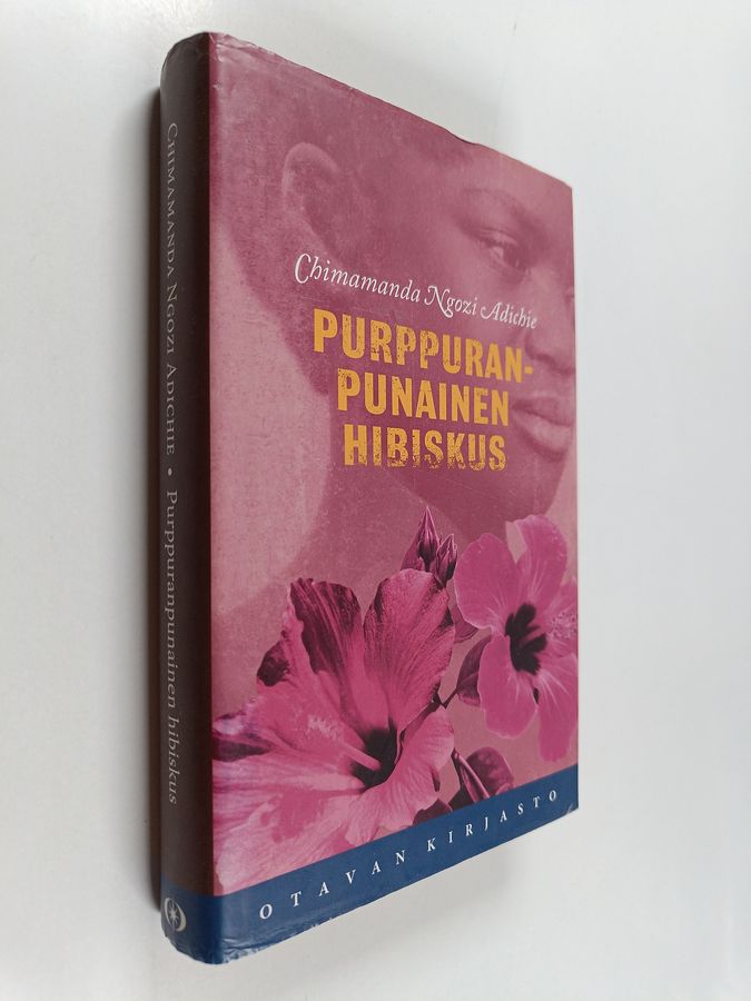 Chimamanda Ngozi Adichie : Purppuranpunainen hibiskus