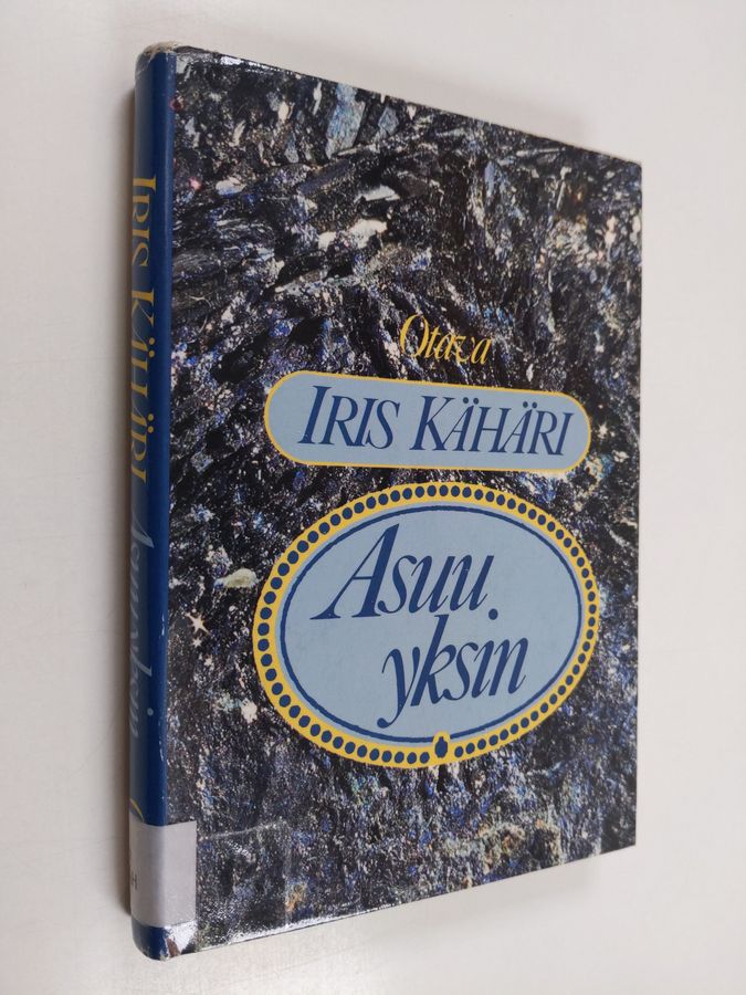 Asuu yksin