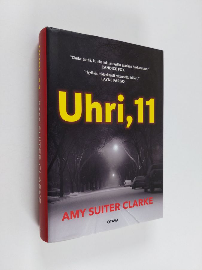 Amy Suiter Clarke : Uhri, 11