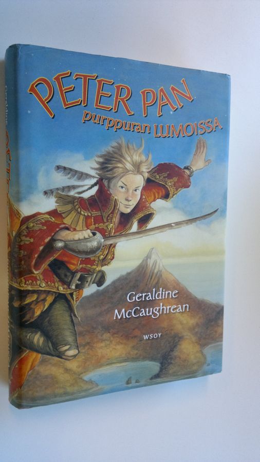 Geraldine McCaughrean : Peter Pan purppuran lumoissa