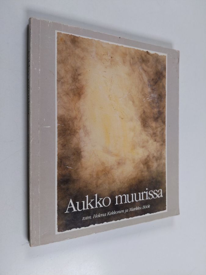 Aukko muurissa