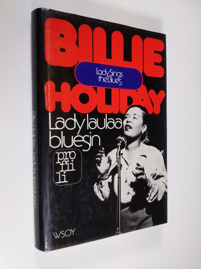 Lady laulaa bluesin