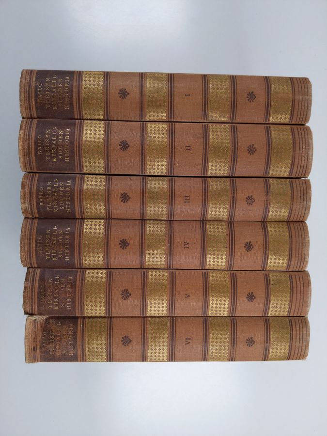 Eino Railo : Yleisen kirjallisuuden historia 1-6 : Itämaat, Antiikin kansat, varhaiskristillinen kirjallisuus ; Keskiaika ja varhaisrenesanssi ; Renesanssi ja barokki ; Ranskalainen klassillisuus, Valistuksen aika ja Varhaisromantiikka ; Valtaromantiikka ; Realismi, Naturalismi ja Uusin aika