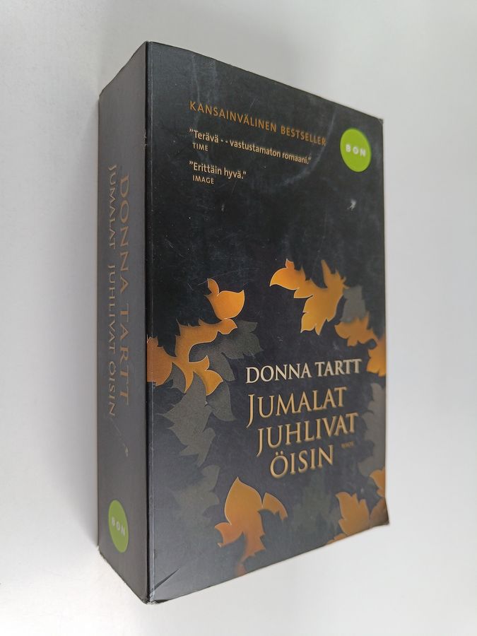 Donna Tartt : Jumalat juhlivat öisin