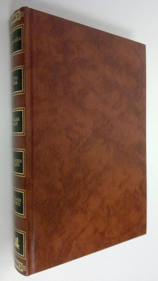 Kirjavaliot : Higgins Clark, Mary : Huuto yössä ; Langford, Cameron : Näädän talvi ; Kyle, Duncan : Kaukainen perintö ; Lowell, Joan : Kuunarin kasvatti