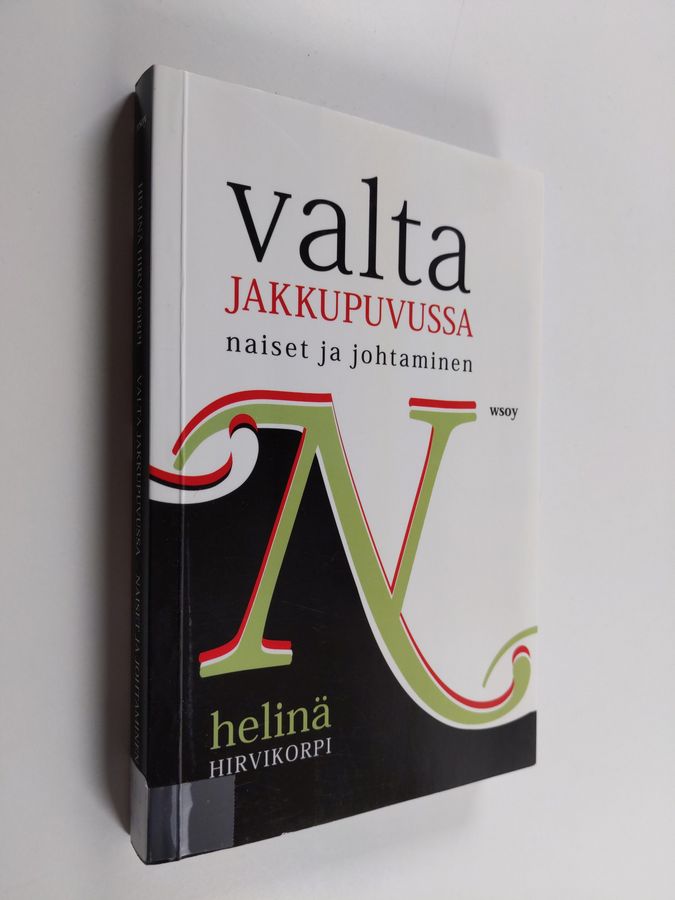 Valta jakkupuvussa