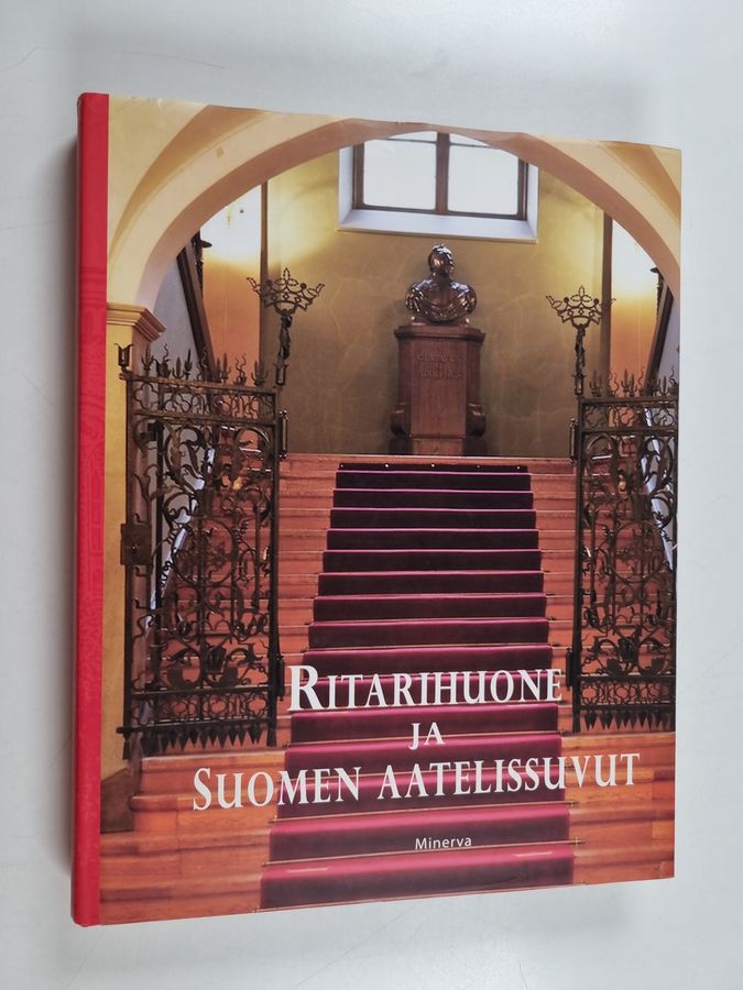 Ritarihuone ja Suomen aatelissuvut