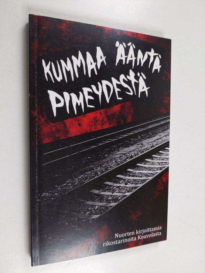 Kummaa ääntä pimeydestä