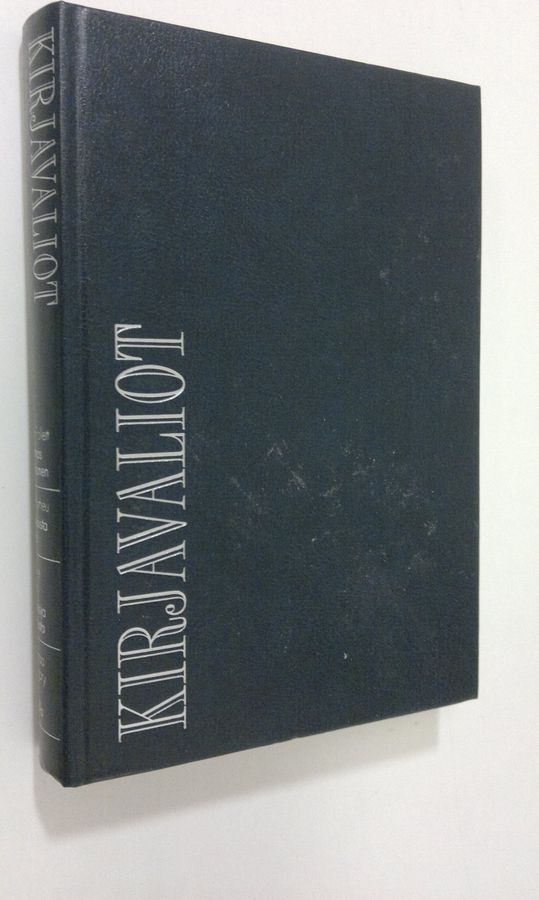 Kirjavaliot ; Follett, Ken : Kolmas kaksonen / Rytheu, Juri : Pohjoista unta / Silva, Daniel : Vakooja sumusta / Gregory, Philippa : Talo maalla