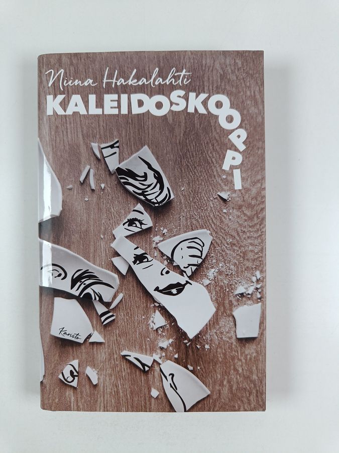 Niina Hakalahti : Kaleidoskooppi