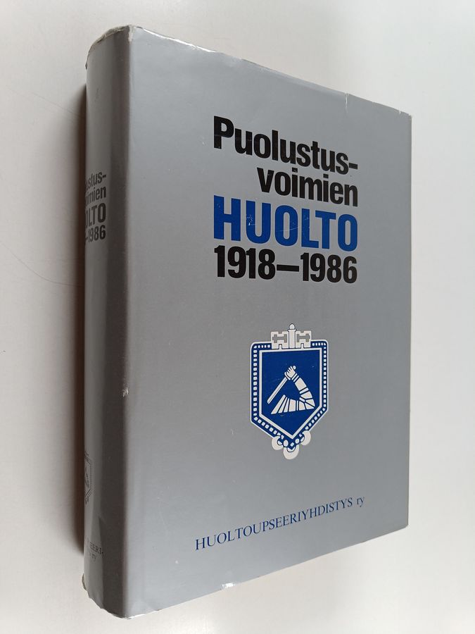 Eino ym. (toim.) Tirronen : Puolustusvoimien huolto 1918-1986