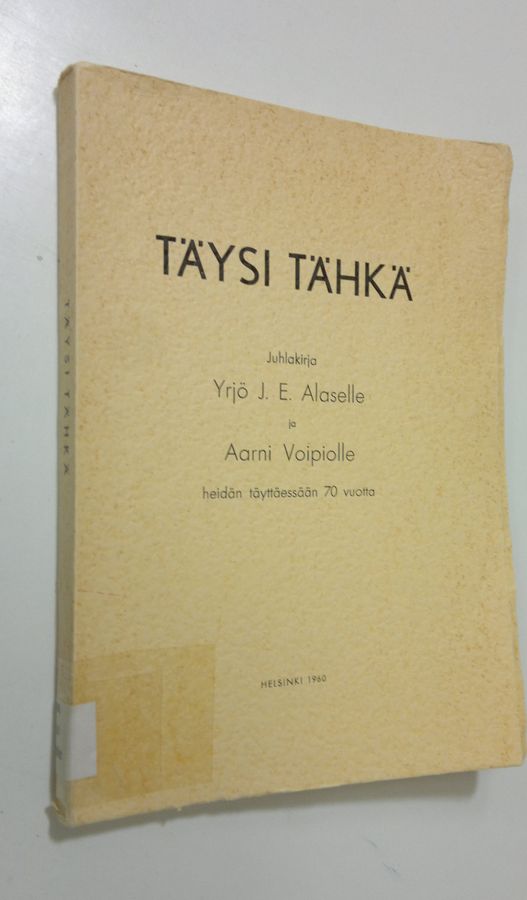 Osmo ym. (toim.) Tiililä : Täysi tähkä : juhlakirja Yrjö J. E. Alaselle ja Aarni Voipiolle heidän täyttäessään 70 vuotta