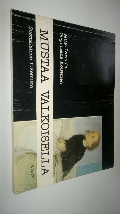 Mustaa valkoisella