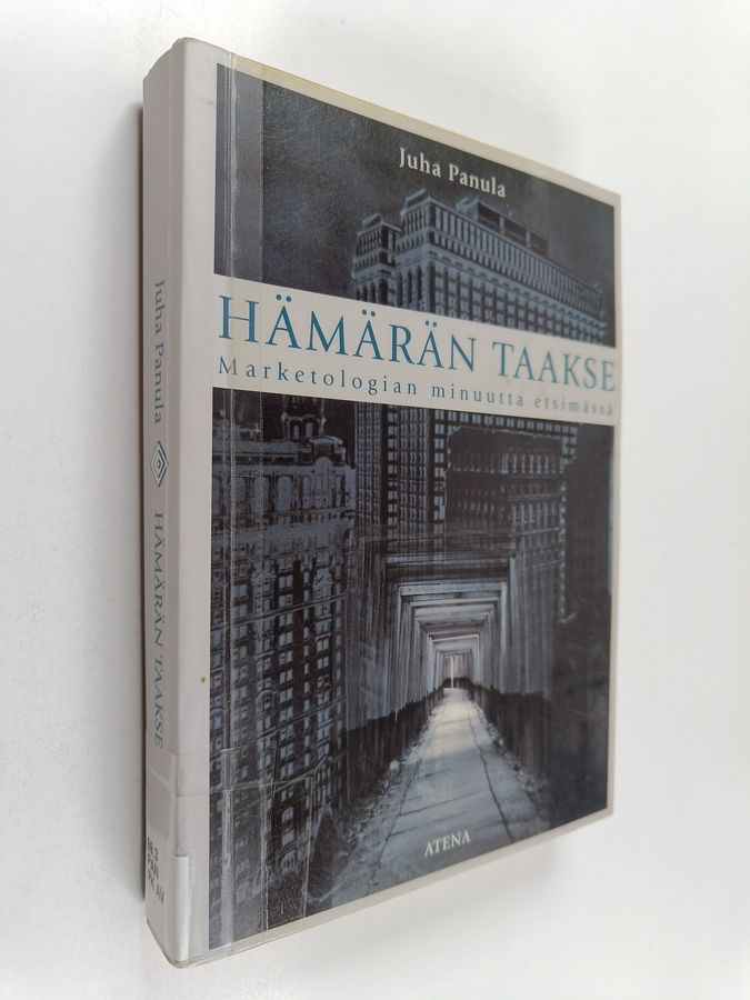 Hämärän taakse