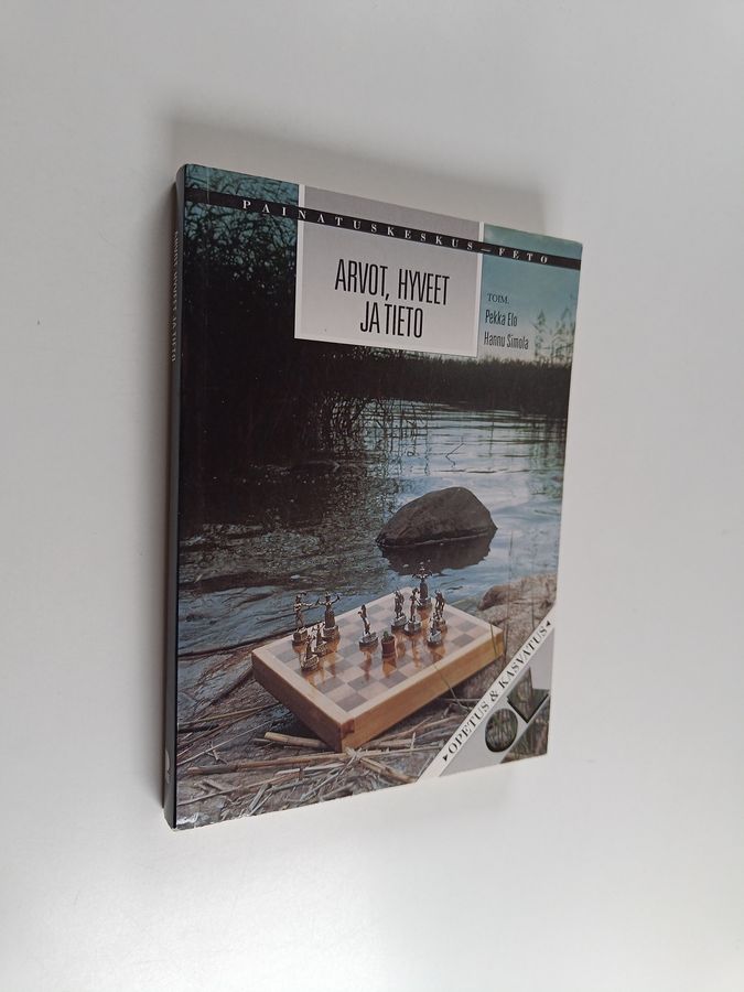 Arvot, hyveet ja tieto