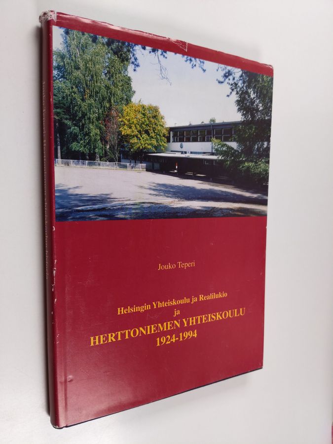 Helsingin yhteiskoulu ja realilukio ja Herttoniemen yhteiskoulu 1924-1994
