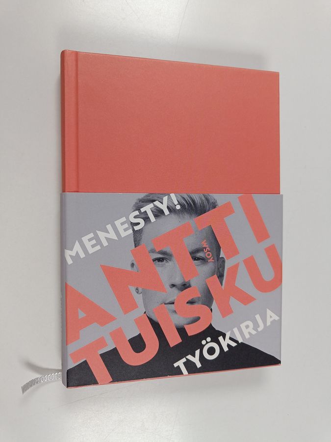 Antti Tuisku : Menesty!-työkirja
