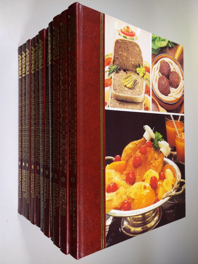 Eija Stenqvist : Menu : maailmanherkut 1-11 : Kotoisiin kesteihin ; Kevyttä kesäaikaan ; Maakuntaruoista jouluherkkuihin ; Makuja maailmalta ; Kotoa ja muista maista ; Ruokia arjesta juhlaan ; Tuttua ja erikoista ; Syyssatoa tarjolle ; Kesäkesteistä syyspitoihin ; Maukasta ja maittavaa ; Hyvää lihasta riistaan