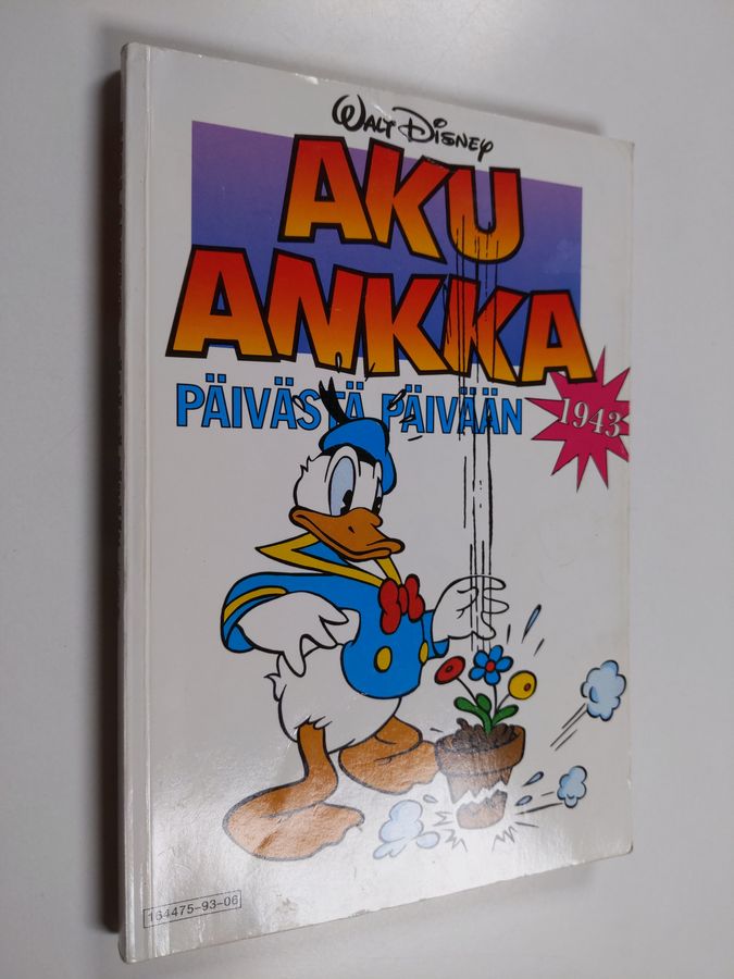 Walt Disney : Aku Ankka päivästä päivään 1943