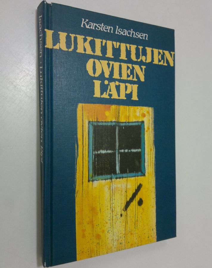 Lukittujen ovien läpi