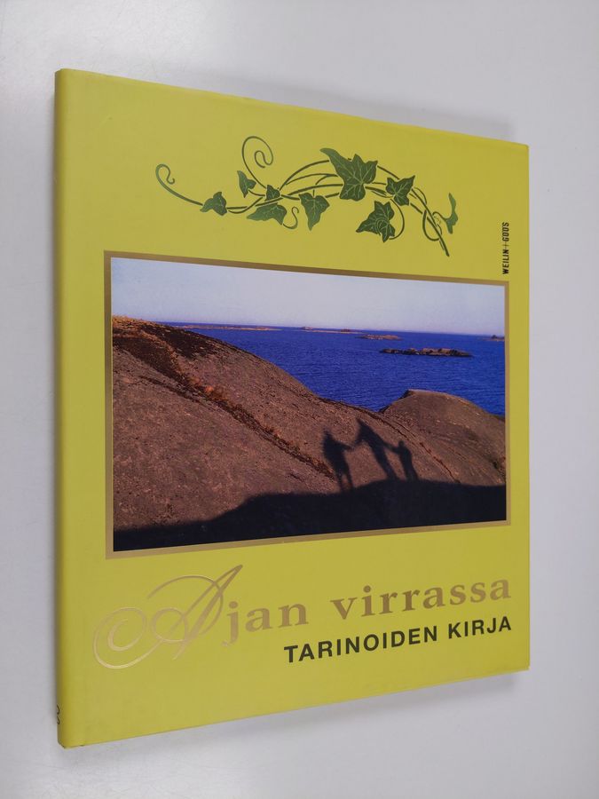 Ajan virrassa.