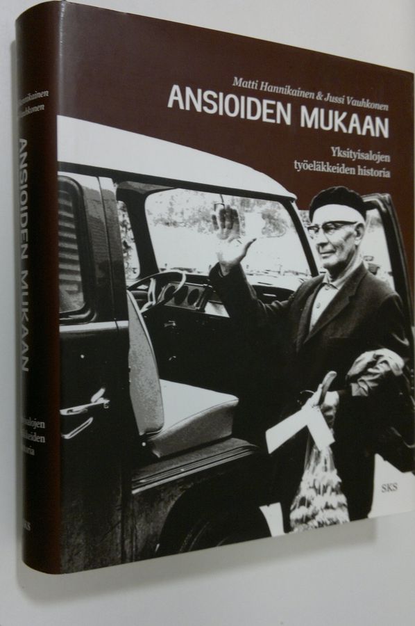 Ansioiden mukaan