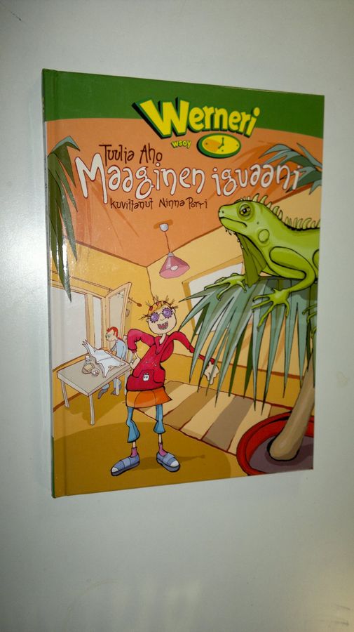 Tuulia Aho : Maaginen iguaani