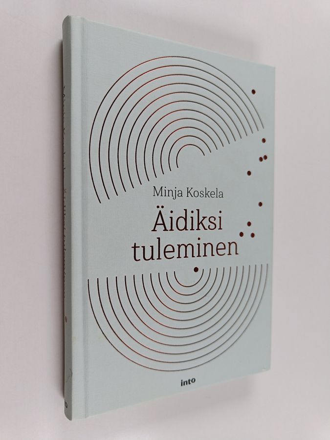 Äidiksi tuleminen
