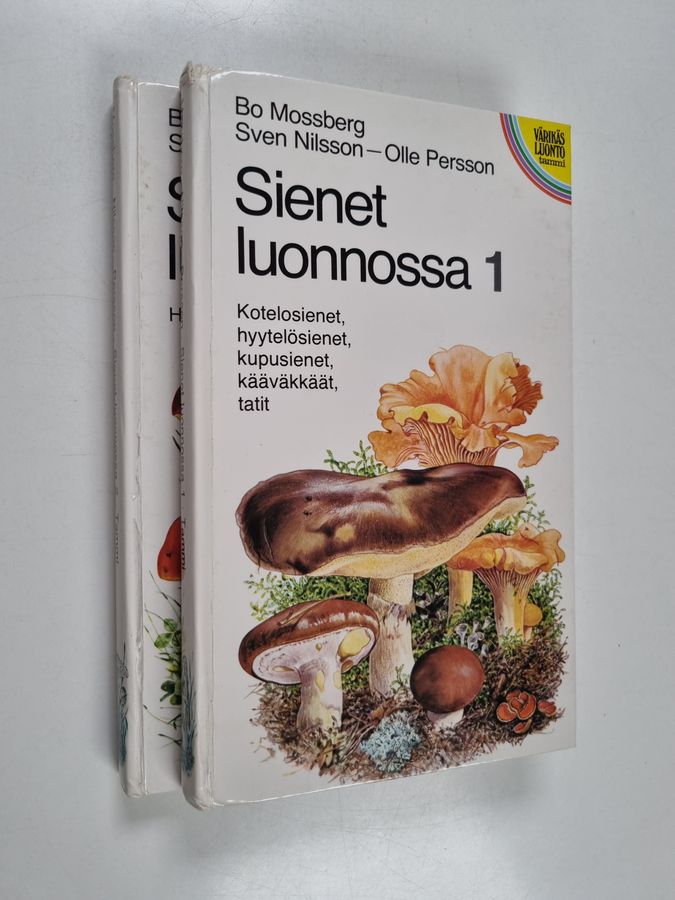 Bo Mossberg : Sienet luonnossa 1-2 : Kotelosienet, hyytelösienet, kupusienet, kääväkkäät, tatit ; Helttasienet