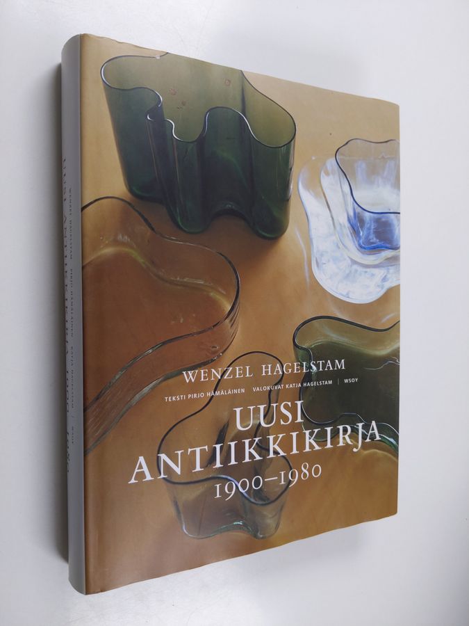 Uusi antiikkikirja 1900-1980