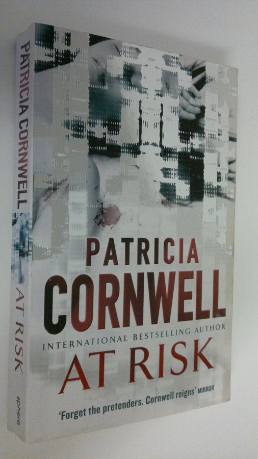 Patricia Cornwell : At risk